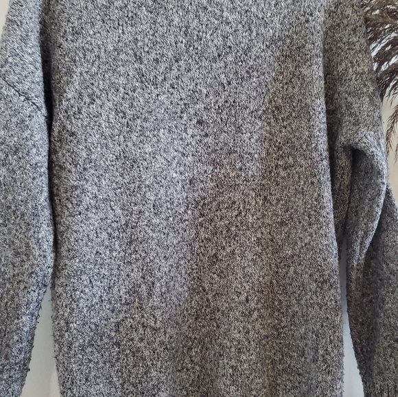 Old navy wide turtle neck sweater - Picture 5 of 5